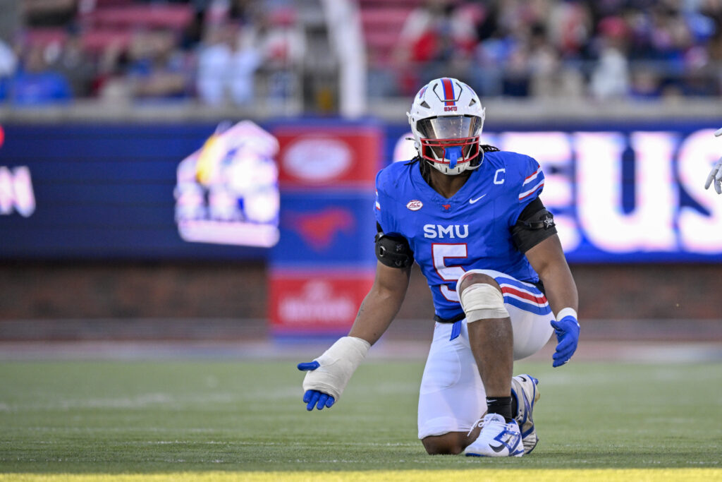 Southern Methodist Mustangs defensive end Elijah Roberts (5) in action during the game between the SMU Mustangs and the California Golden Bears at Gerald J. Ford Stadium. 