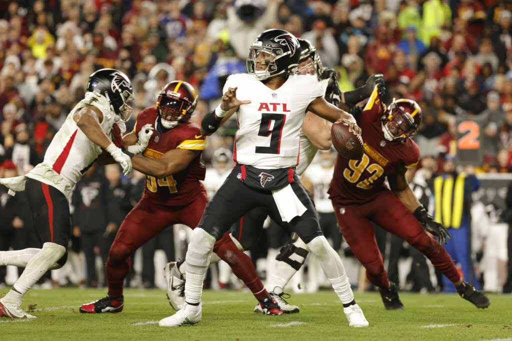 Atlanta Falcons quarterback Michael Penix Jr. (9) throws the ball against the Washington Commanders at Northwest Stadium.