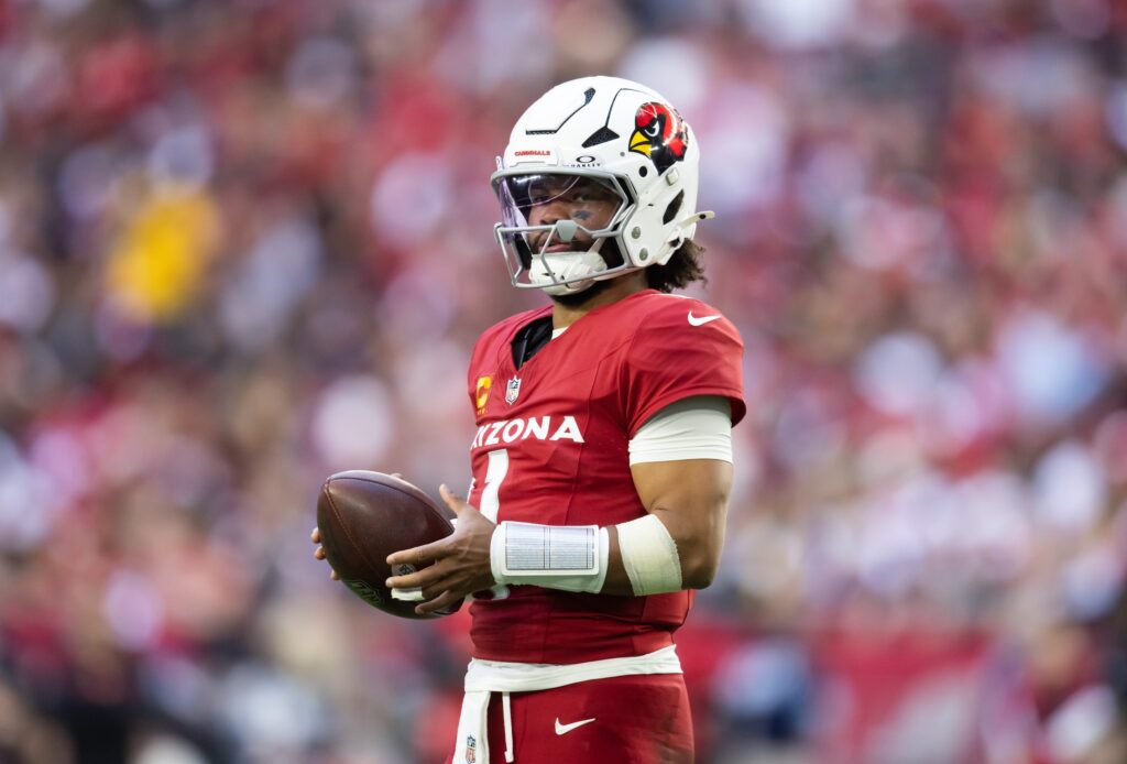 Arizona Cardinals quarterback Kyler Murray (1) against the San Francisco 49ers at State Farm Stadium. 