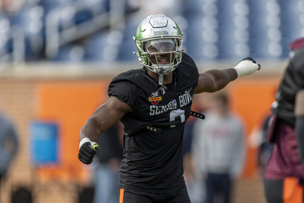 National team linebacker Jeffrey Bassa of Oregon (2) signals during Senior Bowl practice for the National team at Hancock Whitney Stadium.